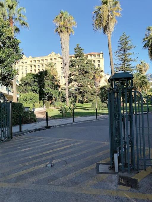 Imperial Palace Bord De Mer Menton Exterior photo