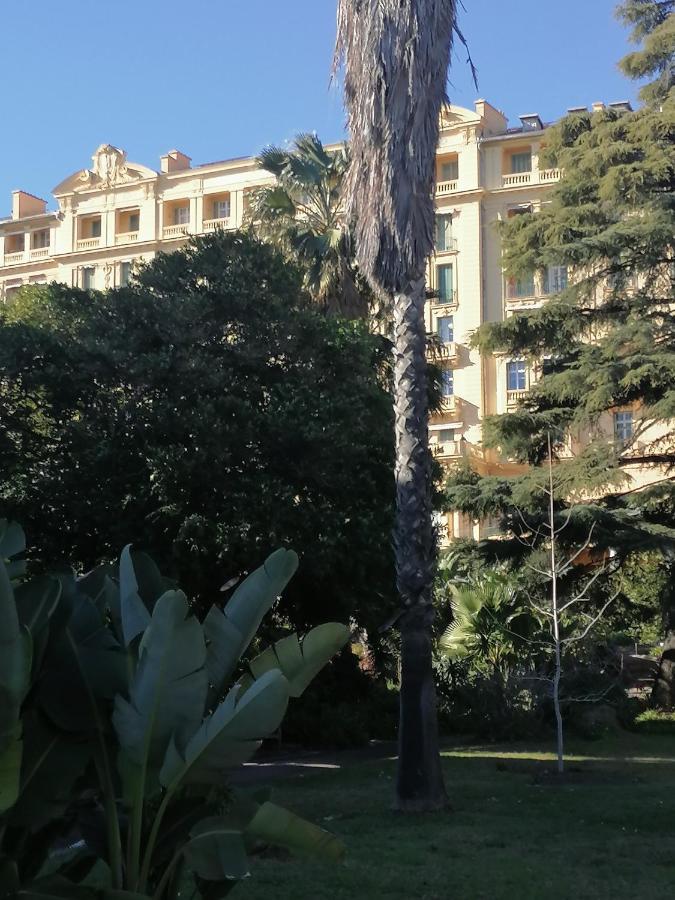 Imperial Palace Bord De Mer Menton Exterior photo